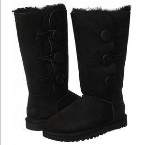 NWOT UGG Women Bailey Button Triplet Boots